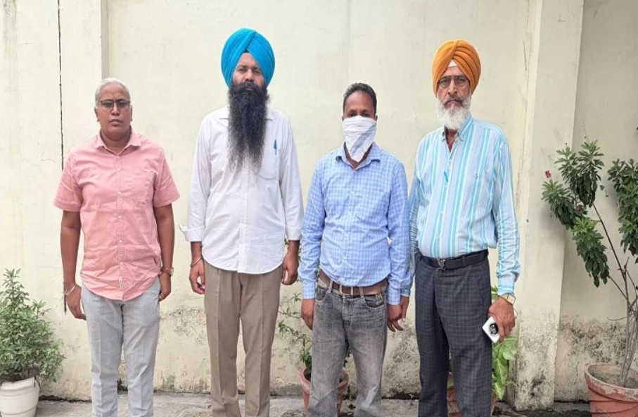 ਵਿਜੀਲੈਂਸ ਬਿਊਰੋ ਨੇ ਪਟਵਾਰੀ ਨੂੰ 15,000 ਰੁਪਏ ਦੀ ਰਿਸ਼ਵਤ ਲੈਂਦੇ ਹੋਏ ਰੰਗੇ ਹੱਥੀਂ ਗ੍ਰਿਫ਼ਤਾਰ ਕੀਤਾ