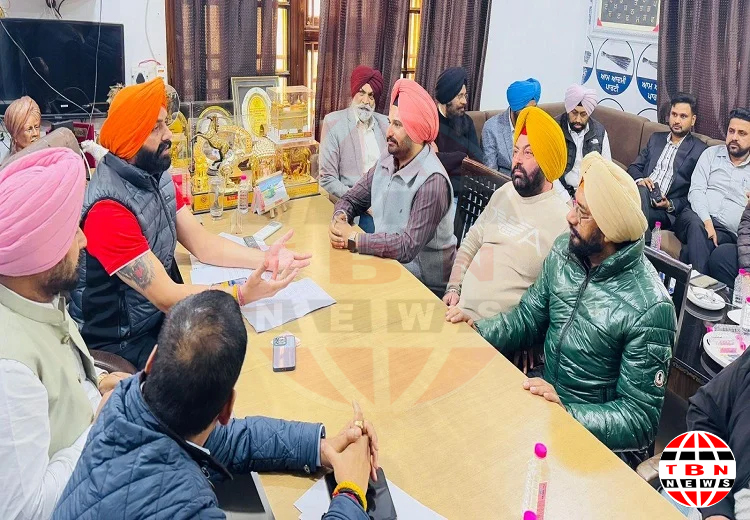 ਰੋਡਵੇਜ਼ ਕਰਮਚਾਰੀਆਂ ਦੀ ਹੜਤਾਲ ਖਤਮ, ਟਰਾਂਸਪੋਰਟ ਮੰਤਰੀ ਨਾਲ ਮੁਲਾਕਾਤ ਦੌਰਾਨ ਹੋਇਆ ਸਮਝੌਤਾ