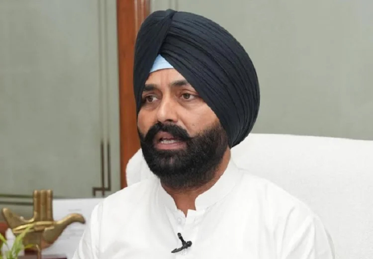 ਡਰਾਈਵਿੰਗ ਲਾਇਸੈਂਸ ਤੇ ਵਾਹਨ ਰਜਿਸਟ੍ਰੇਸ਼ਨ ਵਾਲਿਆਂ ਲਈ ਅਹਿਮ ਖ਼ਬਰ, ਸਰਕਾਰ ਨੇ ਚੁੱਕਿਆ ਇਹ ਕਦਮ