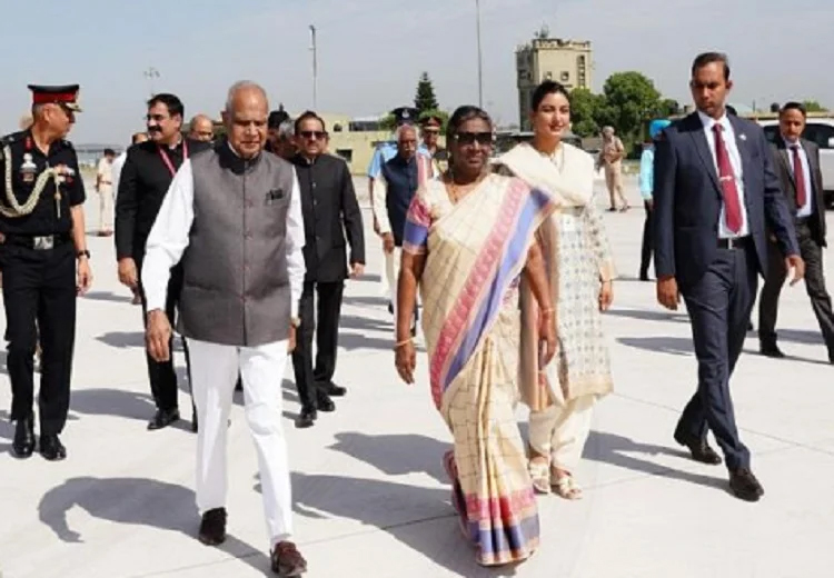 ਰਾਸ਼ਟਰਪਤੀ ਦ੍ਰੋਪਦੀ ਮੁਰਮੂ ਭਲਕੇ ਆ ਰਹੇ ਪੰਜਾਬ, ਹਾਈ ਅਲਰਟ ‘ਤੇ ਅੰਮ੍ਰਿਤਸਰ ਪ੍ਰਸ਼ਾਸਨ