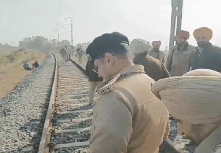ਸਰਹਿੰਦ ‘ਚ ਰੇਲਵੇ ਲਾਈਨ ‘ਤੇ ਧ.ਮਾ.ਕਾ, ਮਾਲ ਗੱਡੀ ਦੇ ਇੰਜਣ ਨੂੰ ਪਹੁੰਚਿਆ ਨੁਕਸਾਨ