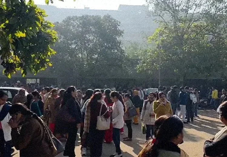 ਹੁਣ ਪੰਜਾਬ ਸਕੱਤਰੇਤ ਤੇ ਚੰਡੀਗੜ੍ਹ ਦੇ ਮਿੰਨੀ ਸਕੱਤਰੇਤ ਨੂੰ ਬੰ.ਬ ਨਾਲ ਉਡਾਉਣ ਦੀ ਮਿਲੀ ਧਮਕੀ