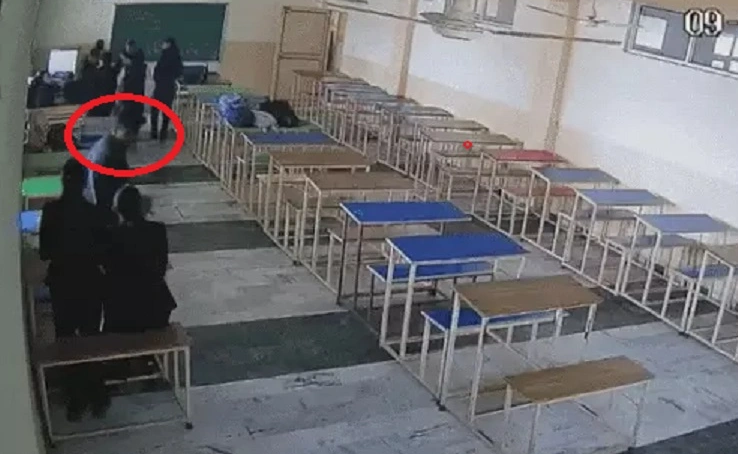 ਤਰਨਤਾਰਨ ਦੇ ਲਾਅ ਕਾਲਜ ‘ਚ ਨੌਜਵਾਨ ਨੇ ਕਲਾਸਰੂਮ ‘ਚ ਕੁੜੀ ਨੂੰ ਮਾਰੀ ਗੋ.ਲੀ