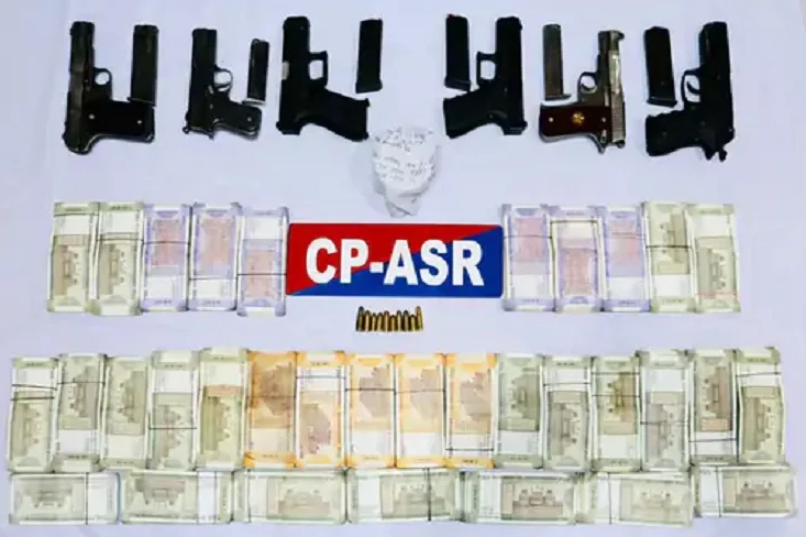 ਅੰਮ੍ਰਿਤਸਰ ਪੁਲਿਸ ਨੇ ਵੱਡੇ ਸਰਹੱਦ ਪਾਰ ਹਥਿਆਰਾਂ ਤੇ ਨਸ਼ੀਲੇ ਪਦਾਰਥਾਂ ਦੀ ਤਸਕਰੀ ਮਾਡਿਊਲ ਦਾ ਕੀਤਾ ਪਰਦਾਫਾਸ਼