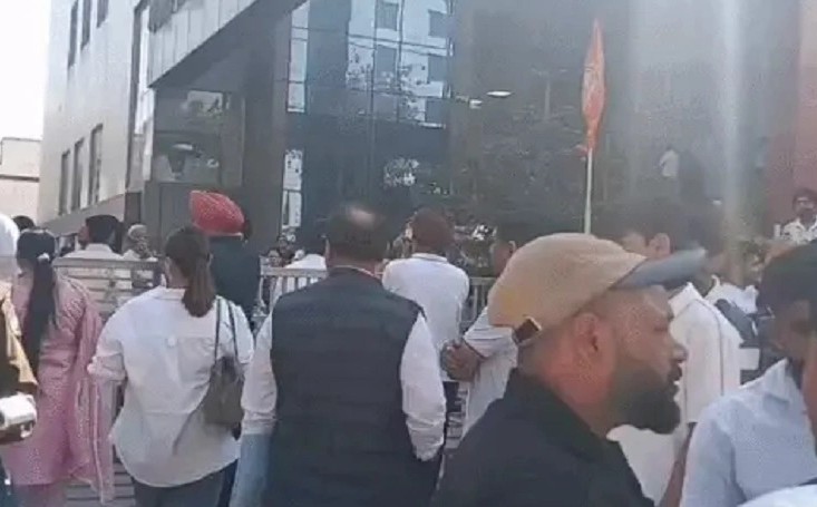 ਚੰਡੀਗੜ੍ਹ ਦੇ ਪਾਸਪੋਰਟ ਦਫਤਰ ਤੇ ਬੱਸ ਸਟੈਂਡ ਨੂੰ ਬੰ.ਬ ਨਾਲ ਉਡਾਉਣ ਦੀ ਮਿਲੀ ਧਮਕੀ