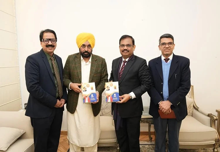 CM ਭਗਵੰਤ ਮਾਨ ਵੱਲੋਂ ਸਾਲ 2026 ਲਈ ਪੰਜਾਬ ਸਰਕਾਰ ਦੀ ਡਾਇਰੀ ਤੇ ਕੈਲੰਡਰ ਜਾਰੀ