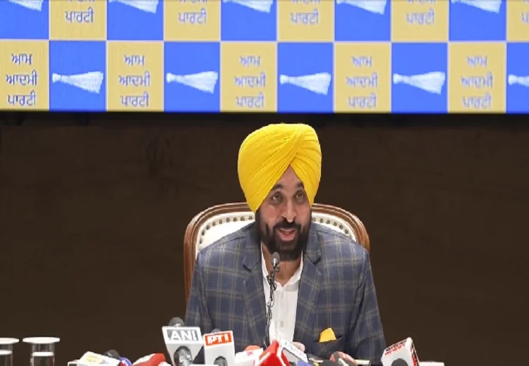 CM ਮਾਨ ਨੇ ਚੰਨੀ ਦੇ ਬਿਆਨ ਦਾ ਦਿੱਤਾ ਜਵਾਬ, ਜੇਕਰ ਧਾਂਦਲੀ ਹੁੰਦੀ ਤਾਂ ਕਾਂਗਰਸ ਅੱਜ ਬਹੁਤੀਆਂ ਸੀਟਾਂ ਨਾ ਜਿੱਤਦੀ