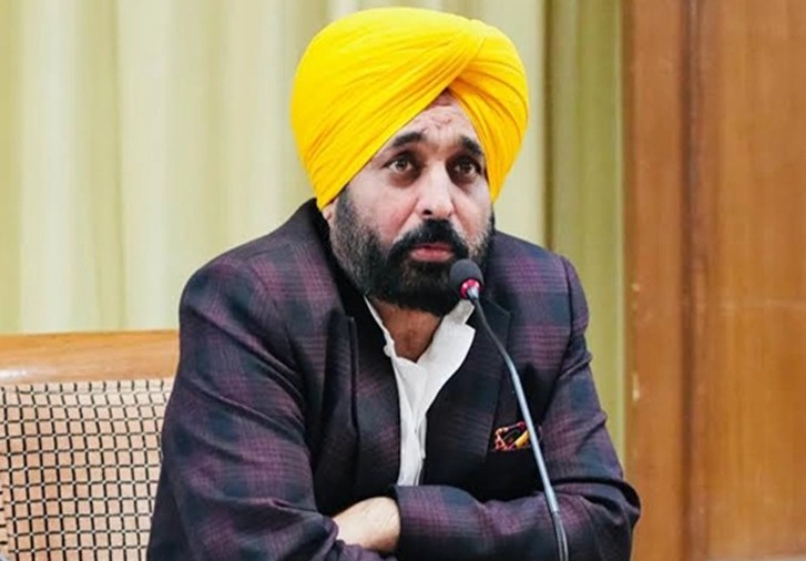 CM ਭਗਵੰਤ ਮਾਨ ਵੱਲੋਂ ਕੇਂਦਰ ਮੰਤਰੀ ਤੋਂ ਜੰਗ ਪ੍ਰਭਾਵਿਤ ਅਰਬ ਦੇਸ਼ਾਂ ‘ਚ ਫਸੇ ਪੰਜਾਬੀਆਂ ਨੂੰ ਤੁਰੰਤ ਬਾਹਰ ਕੱਢਣ ਦੀ ਮੰਗ