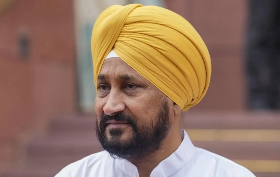 MP ਚਰਨਜੀਤ ਸਿੰਘ ਚੰਨੀ ਸੰਸਦ ਰਤਨ ਪੁਰਸਕਾਰ ਲਈ ਦਿੱਲੀ ਪਹੁੰਚੇ, ਵੇਣੂਗੋਪਾਲ ਨਾਲ ਕਰਨਗੇ ਮੁਲਾਕਾਤ